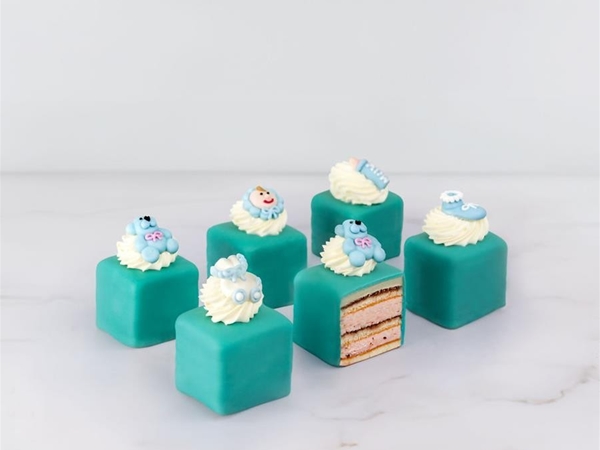 Cake petit four geboorte jongen&nbsp;per 10